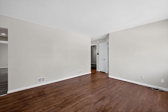 Building Photo - 9621 Narragansett Pkwy