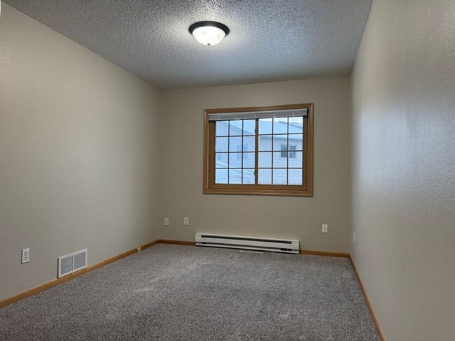 Building Photo - 2736-33 1/2 33 1/2 Ave S