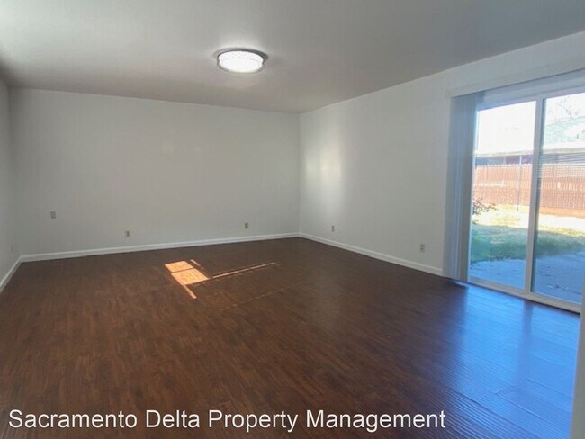 Building Photo - 4 br, 2 bath House - 4009 Bruce Way