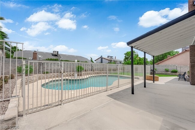 Building Photo - 6320 Peppermill Dr