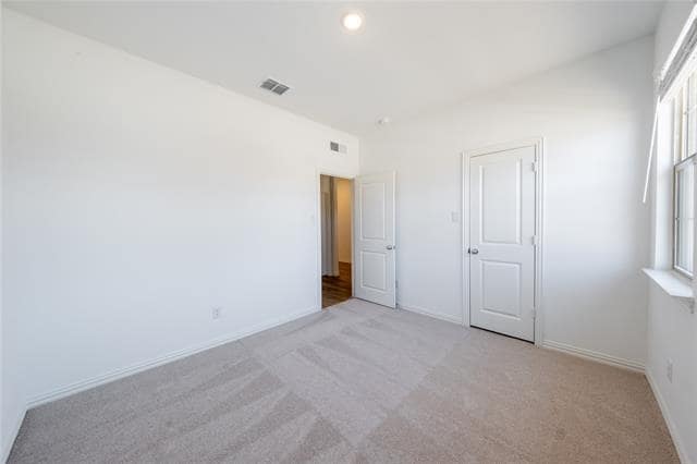 Building Photo - 340 Wentworth Dr