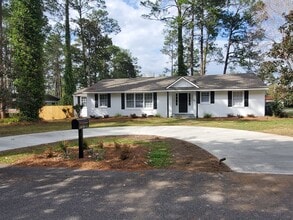 Building Photo - Modern Charm: Spacious 4-Bedroom Home with Inviting Amenities in Valdosta, GA