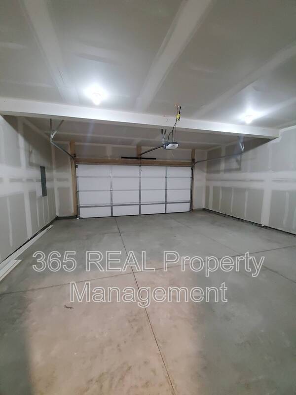 Building Photo - 701 Applegate Trail