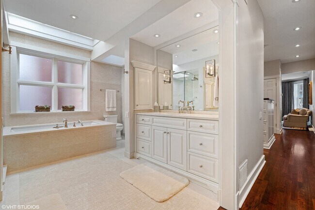 Building Photo - 38 E Elm St