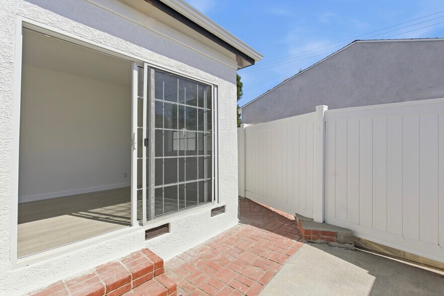 Building Photo - 17418 Califa St
