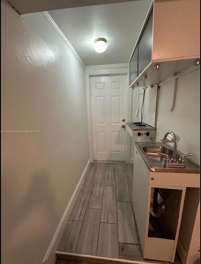 5203 SW 102nd Ct 5203 SW 102nd - 5203 Sw 102nd Ct Miami Fl Building Photo 