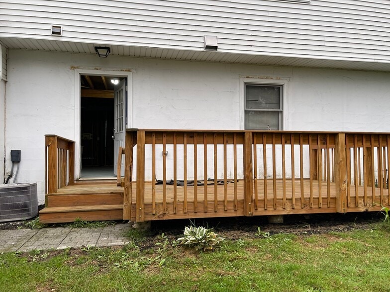 Building Photo - 8220 Vicksburg Pl