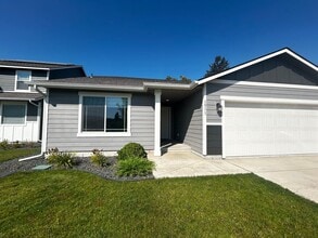 Building Photo - Luxury 4 Bed, 2 Bath Rancher in Spokane Va...