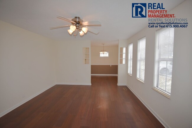 Building Photo - One level 3BR home 3.5 mi to Nissan, w/dry...