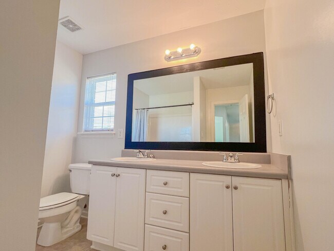 Building Photo - 6117 Independence Way