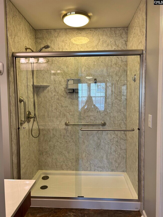 Building Photo - 168 Regency Dr