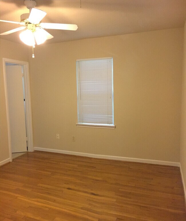 Building Photo - 2 WEEKS FREE RENT + $1,295 - Country living in the heart of Copperas Cove!