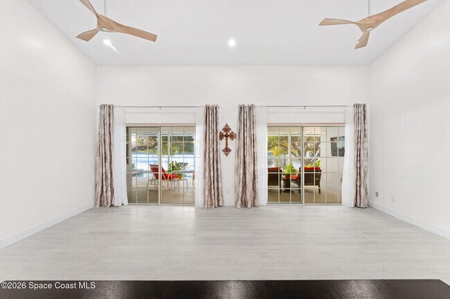 Building Photo - 662 Rossmoor Cir