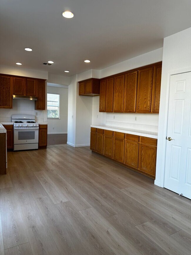 Building Photo - Looking for a Great Place to live?
