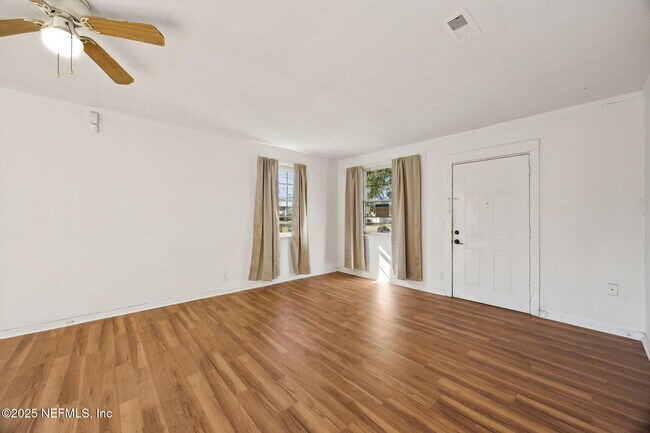 Building Photo - 253 Santa Barbara St