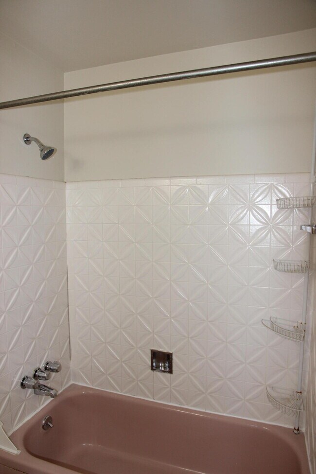 Building Photo - 1257 Island Dr