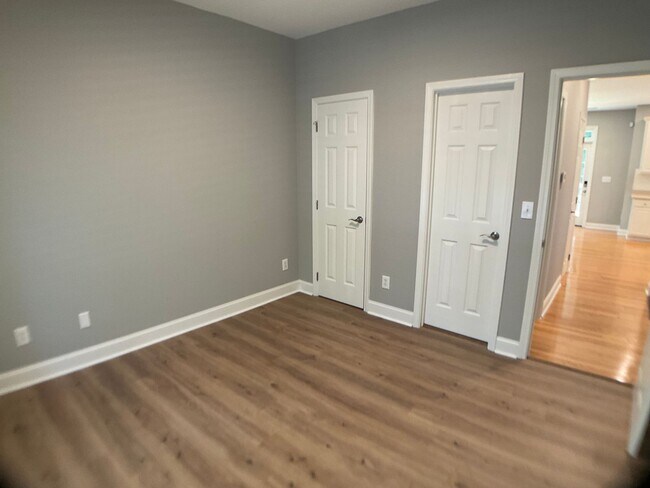 Building Photo - Absolutely Stunning Rare Rental in Hope Va...