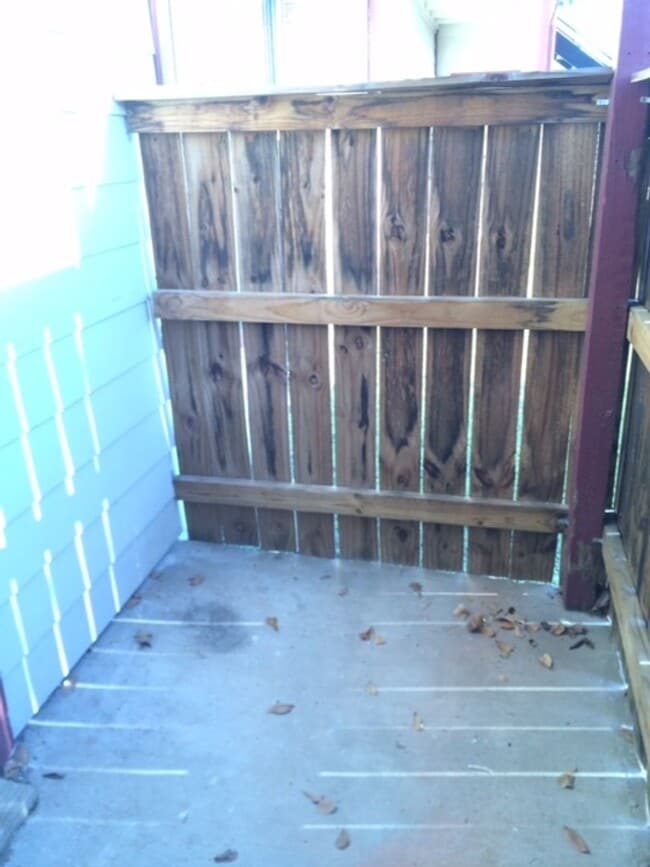Building Photo - 1/1 condo available for Immediate move-in!