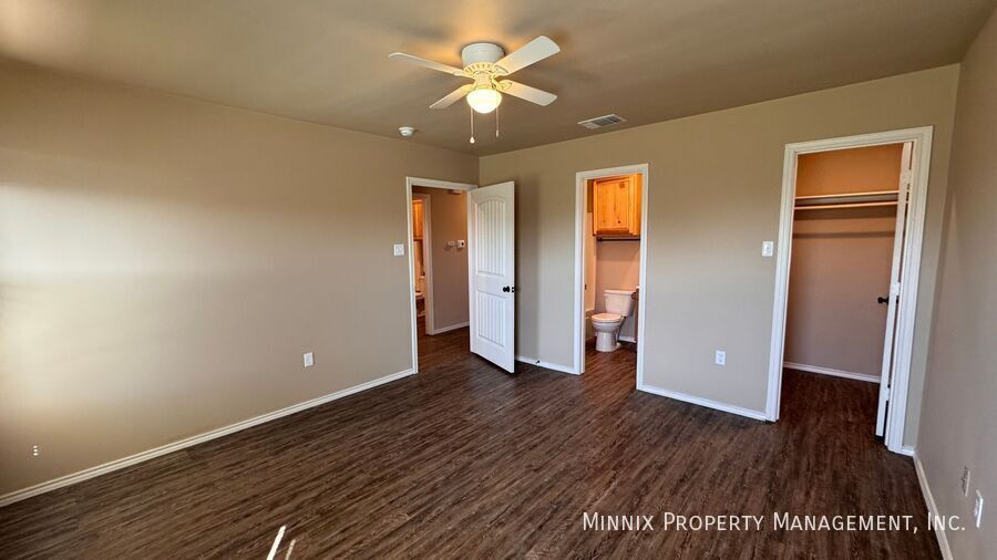 Building Photo - 2515 N Ave O