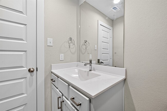 Building Photo - 15135 Timberson Rdg Ln