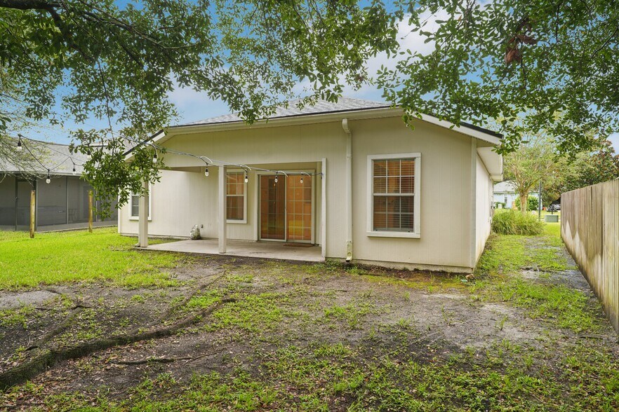 Building Photo - 808 South Edenbridge Way