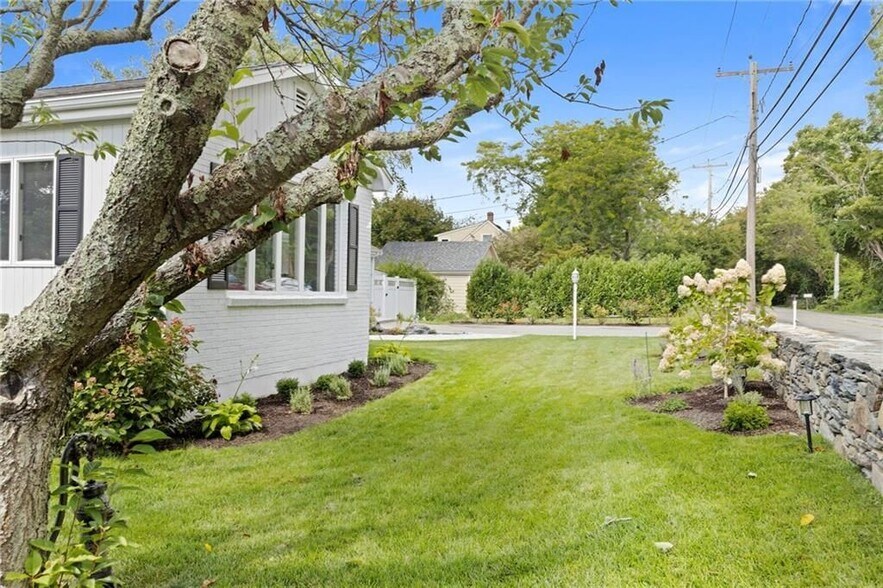 Building Photo - 331 3rd Beach Rd