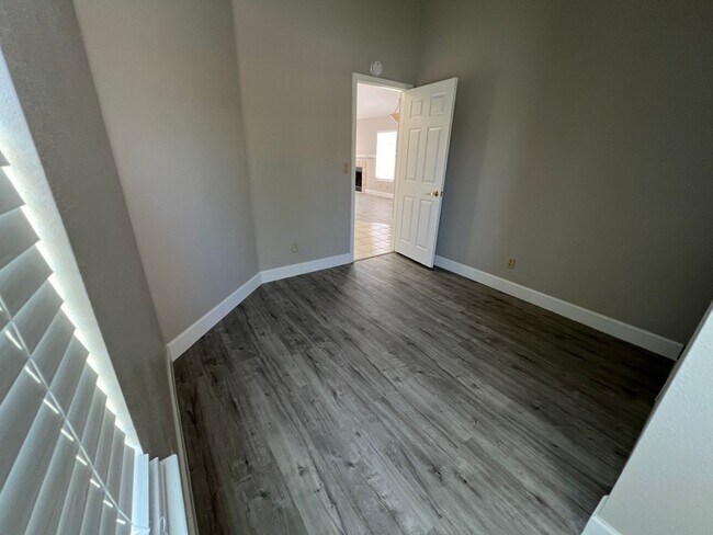 Building Photo - Beautifully Renovated 3-bedroom Home for Rent