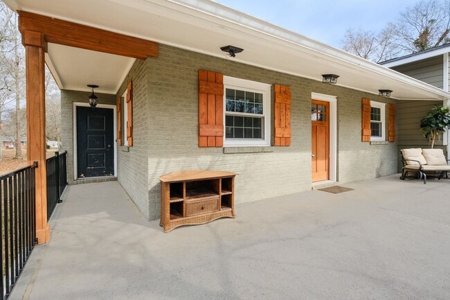 Building Photo - 54 Whitehead Dr