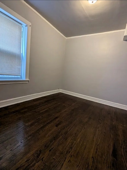 Building Photo - 7545 S May St