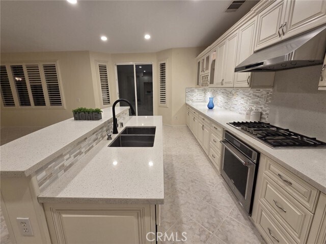 Building Photo - 61 Dovecreek