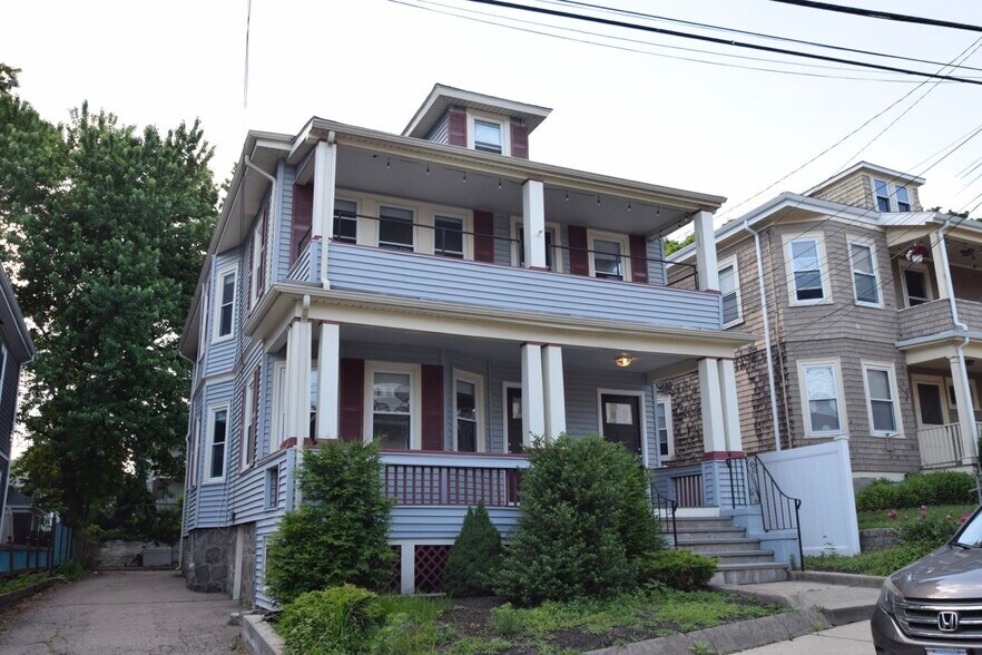 Building Photo - 28 Atkins St