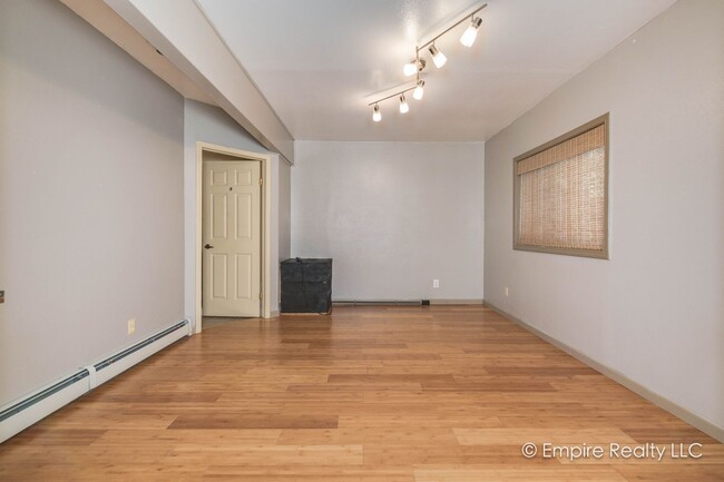Building Photo - 4 Bed 3 Bath Home off of Gold Hill Rd- PET...