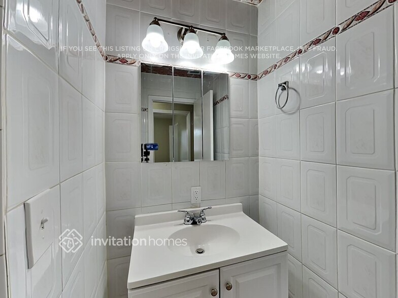 Building Photo - 1261 NW 202nd St