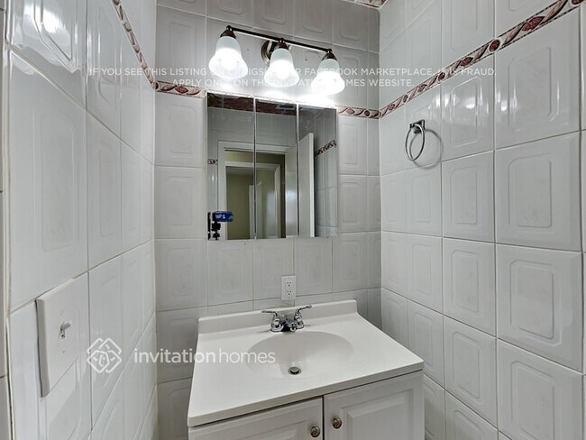 Building Photo - 1261 NW 202nd St