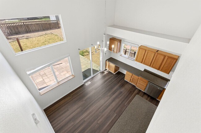 Building Photo - 3-bed + office, 2-bath home, minutes to Denver and close to outdoor recreation areas