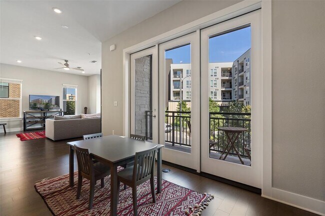 Building Photo - 4501 Jackson Ave