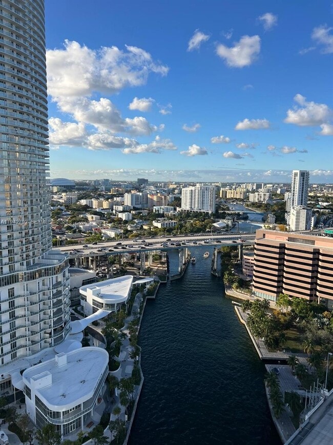 Building Photo - 185 SW 7th St