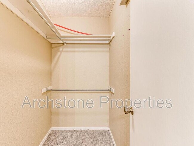 Building Photo - 6605 Lyrewood Ln