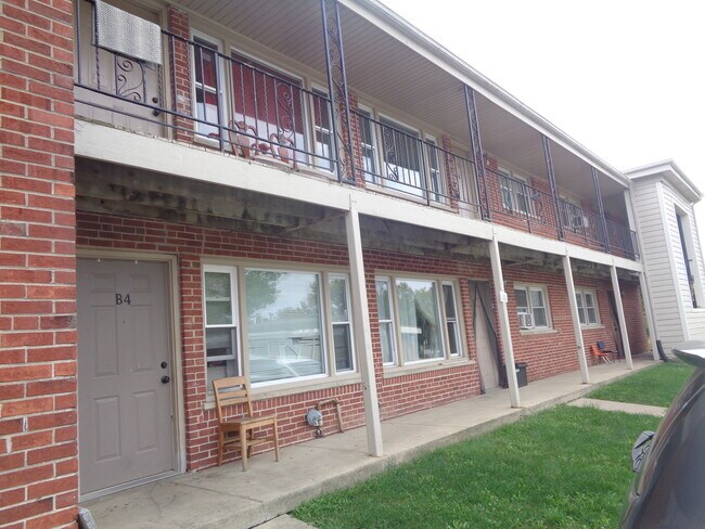 Building Photo - 1340 N Main St