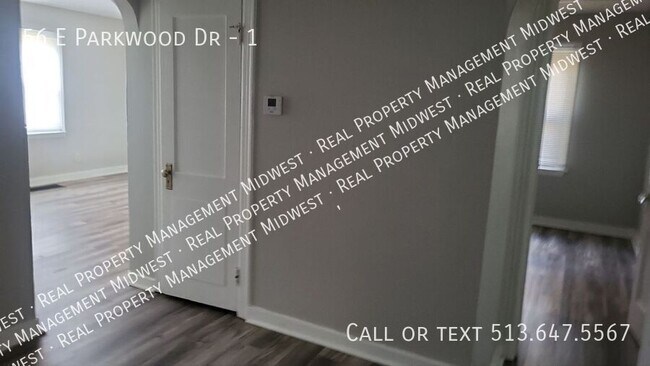 Building Photo - 56 E Parkwood Dr