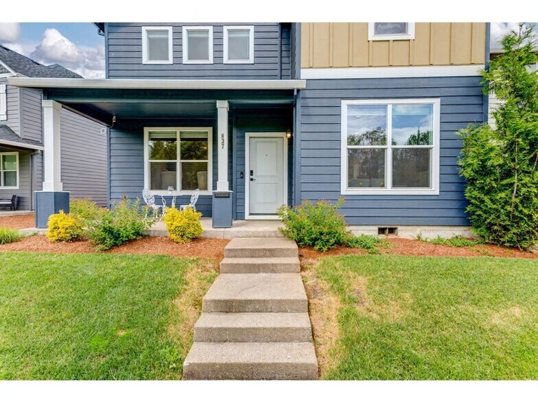 Building Photo - 837 S 26th Ave