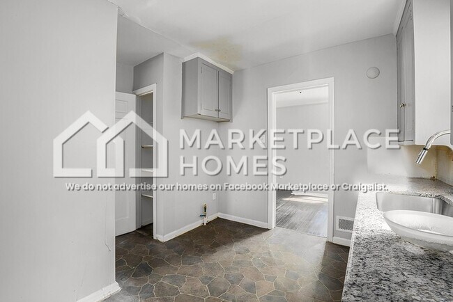 Building Photo - 10327 McKinney St