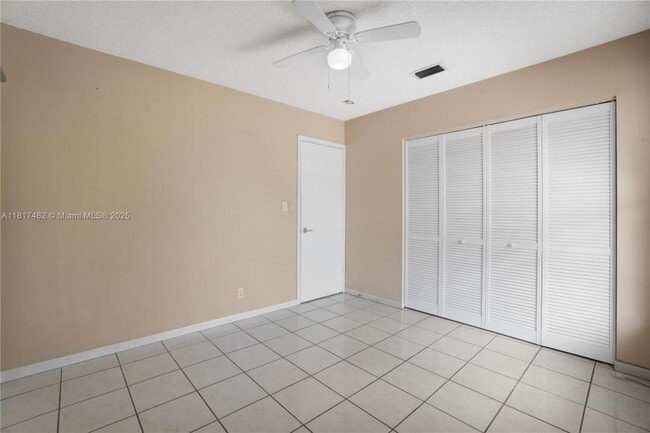 Building Photo - 3 bedroom in Hollywood FL 33020