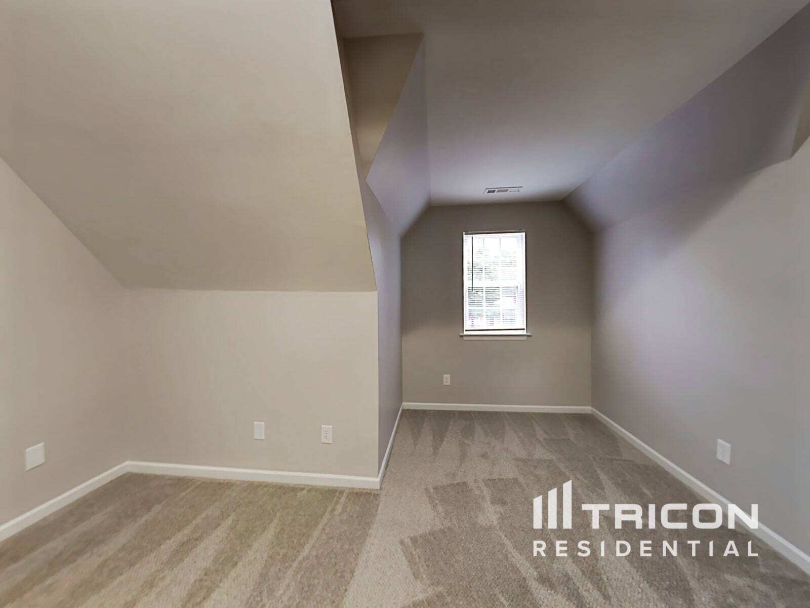Building Photo - 5032 Wicklow Dr