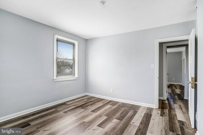 Building Photo - 6226 20th Ave