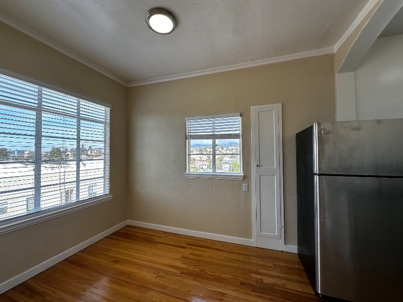 Building Photo - 2208 Carroll St