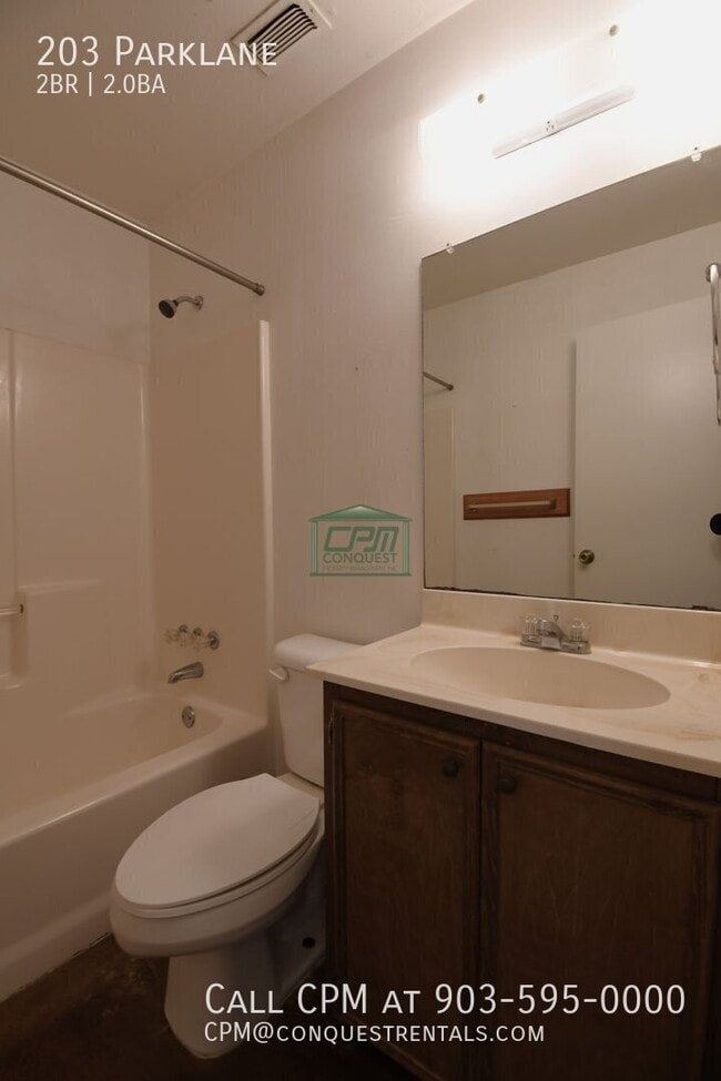 Building Photo - 203 Parklane-