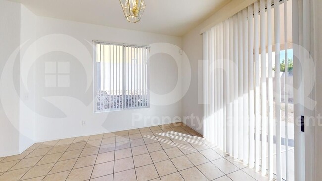 Building Photo - 1351 Burdock Dr S
