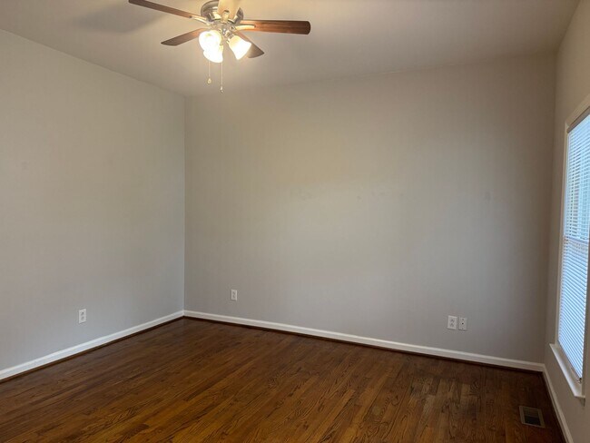 Building Photo - Beautiful home near downtown New Bern