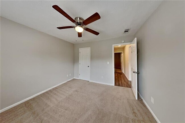 Building Photo - 3370 Glen Summit Ln
